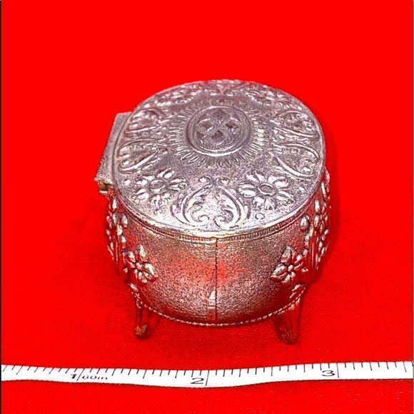 Small trinket felt lined box with a made in Japan mark but without makers mark - Picture 3 of 7